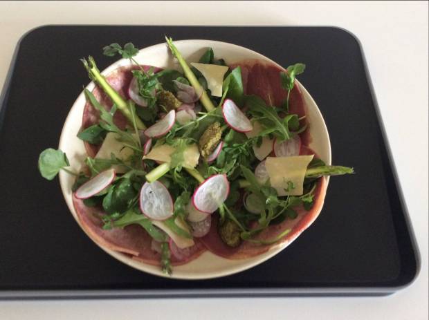 Salad of beef tongue, green vegetables, wild garlic vinaigrette