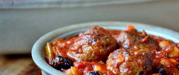 Spiced Moroccan Beef Meat Balls With Roasted Red Peppers & Homemade Flat Bread - by Philippe Wavrin